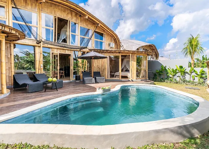 Noon Eco Bamboo Getaway In Villa Canggu