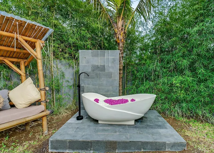Noon Eco Bamboo Getaway In Canggu