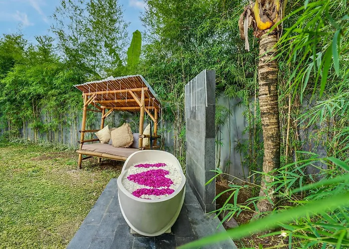 Villa Noon Eco Bamboo Getaway In Canggu